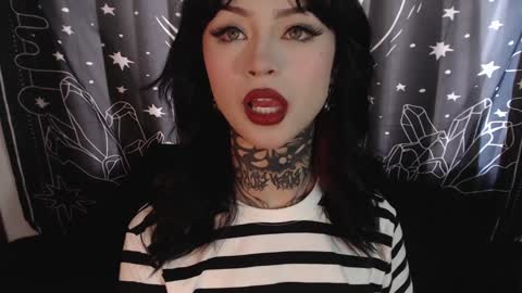 Snapshot of isabella__dark chatting on 01.28.25    online show from 01.28.25
