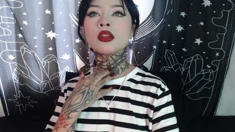 Snapshot of isabella__dark chatting on 01.31.25    online show from 01.31.25