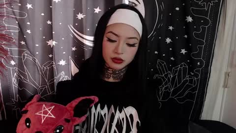 Snapshot of isabella__dark chatting on 02.04.25    online show from 02.04.25