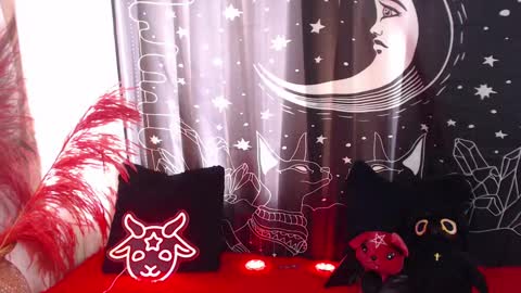 Snapshot of isabella__dark chatting on 02.21.25    online show from 02.21.25