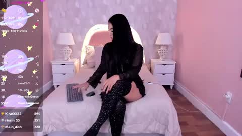 Snapshot of isabella__milf chatting on 06.10.26 isabella__milf online show from 06.10.26
