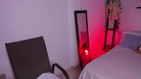 isabella online show from 10.03.25