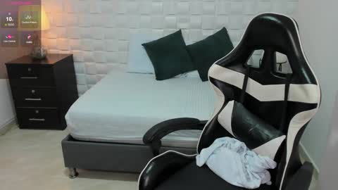 Isabel florez online show from 12.03.24