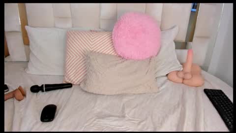 Snapshot of isabella_gomez11 chatting on 06.11.26 isabella_gomez11 online show from 06.11.26