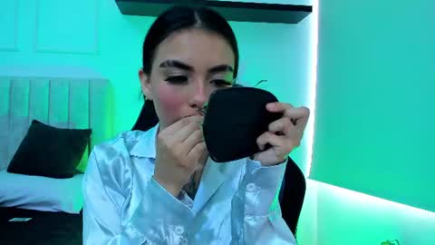 Snapshot of isabella_hv chatting on 06.27.26 ISABELLA online show from 06.27.26