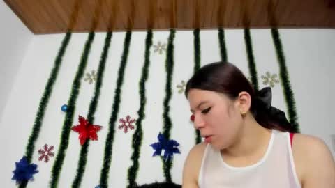Snapshot of isabella_jaramillo chatting on 11.22.25 isabella_jaramillo online show from 11.22.25