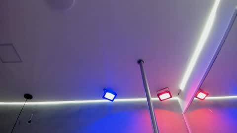 Isabella Nowa online show from 02.10.26