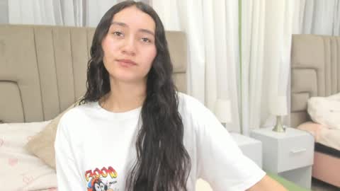 Snapshot of isabella_nowa chatting on 04.10.26 Isabella Nowa online show from 04.10.26