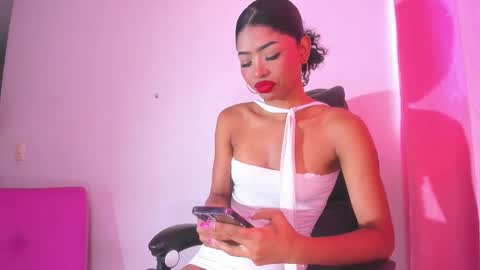 isabella online show from 10.20.25