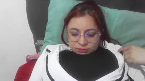 isabellaa_hills_ online show from 10.21.25