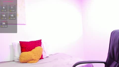 Instagram soybella01  online show from 03.03.25