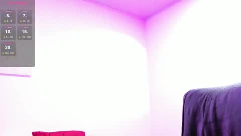 Instagram soybella01  online show from 03.08.25