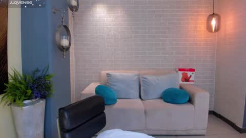 Snapshot of isabellahill1 chatting on 12.20.24 Isa Hill online show from 12.20.24