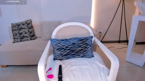 Snapshot of isabellahill1 chatting on 12.22.24 Isa Hill online show from 12.22.24