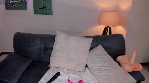 Snapshot of isabellahill1 chatting on 01.07.25 Isa Hill online show from 01.07.25