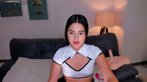 Snapshot of isabellahill1 chatting on 01.08.25 Isa Hill online show from 01.08.25