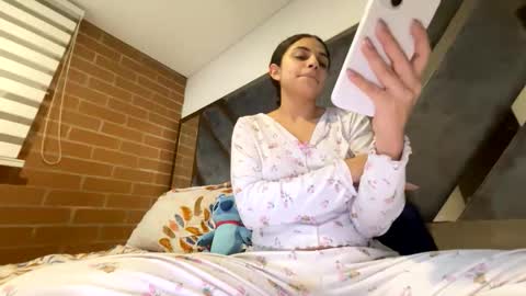 Isabella.. back again  online show from 02.14.26