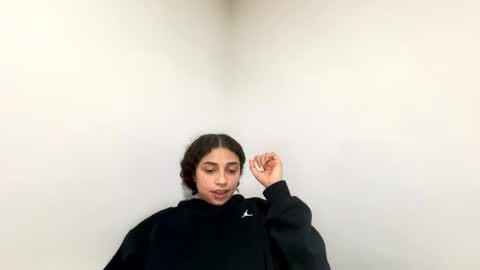 Isabella.. back again  online show from 02.24.26