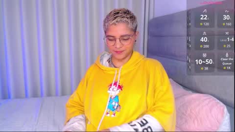 Snapshot of isabellamoutt chatting on 11.20.25 Isabella Mout online show from 11.20.25