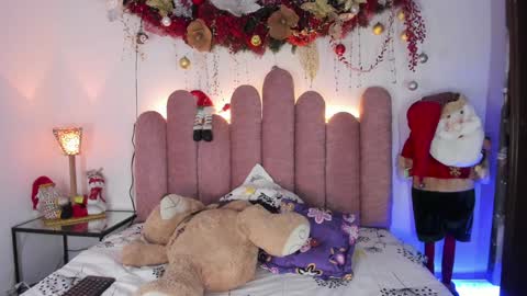  Martina  IG martissmith01 online show from 12.15.24