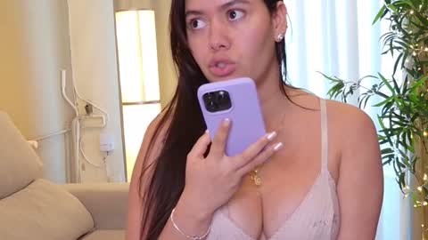 isabellauribe online show from 03.27.26