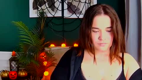 Isabell online show from 10.22.25