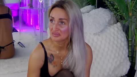 IsabelleEthan online show from 06.08.26