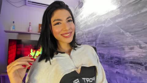 Snapshot of isabellefoxx chatting on 01.11.25 Isa online show from 01.11.25