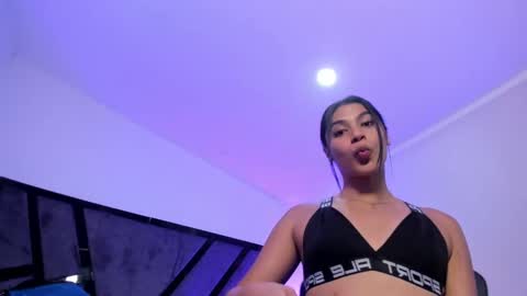 Snapshot of isabellefoxx chatting on 09.12.25 Isa online show from 09.12.25