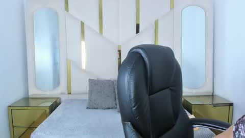 Snapshot of isabellrodriguez18 chatting on 10.28.25 isabellrodriguez18 online show from 10.28.25