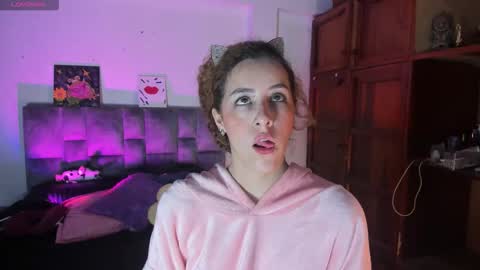 Isabela  online show from 10.06.25