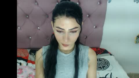 Snapshot of isardrigue02 chatting on 12.04.25 IsabelaRodriguez02 online show from 12.04.25