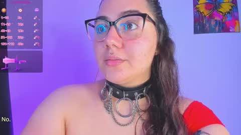 Snapshot of isarhodes_ chatting on 12.13.24 Isa online show from 12.13.24