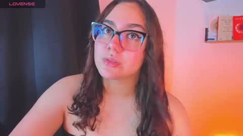 Snapshot of isarhodes_ chatting on 01.01.25 Isa online show from 01.01.25