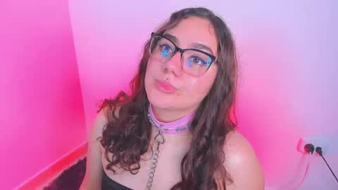 Snapshot of isarhodes_ chatting on 01.02.25 Isa online show from 01.02.25