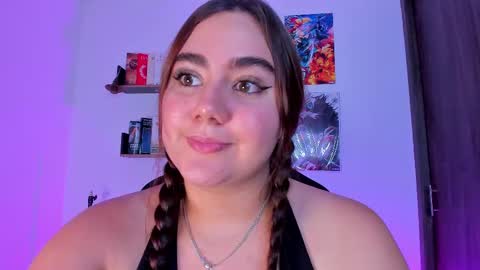 Snapshot of isarhodes_ chatting on 10.09.25 Isa online show from 10.09.25