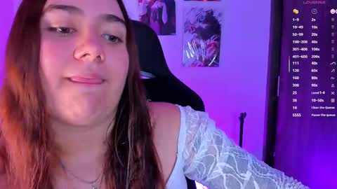 Snapshot of isarhodes_ chatting on 10.29.25 Isa online show from 10.29.25