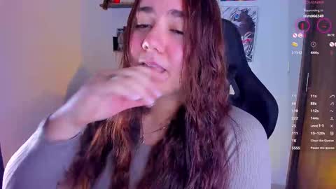 Snapshot of isarhodes_ chatting on 10.31.25 Isa online show from 10.31.25