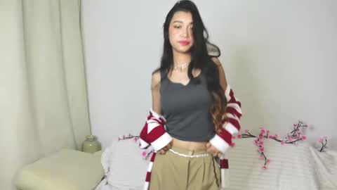 Snapshot of isauraangeletti chatting on 10.13.25 Selina online show from 10.13.25