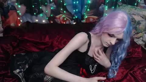 Snapshot of iselestias chatting on 02.04.26 Sele online show from 02.04.26