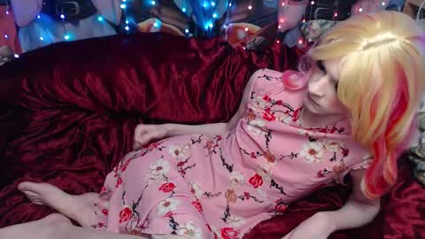 Snapshot of iselestias chatting on 02.18.26 Sele online show from 02.18.26