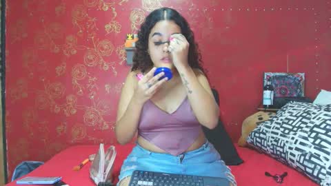 Snapshot of isis_blade chatting on 09.17.25 Isis Blade online show from 09.17.25