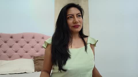 Isis Choi online show from 11.28.25