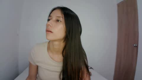 Snapshot of isis_pink chatting on 01.30.25 Alaya online show from 01.30.25