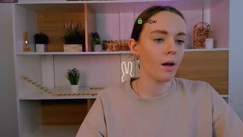 Snapshot of isla_dior chatting on 12.16.25 isla_dior online show from 12.16.25