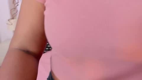 Snapshot of isla_scott chatting on 09.15.25 Vanessa online show from 09.15.25