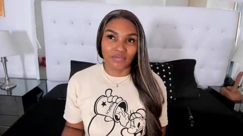 Snapshot of isla_scott chatting on 03.03.26 Vanessa online show from 03.03.26