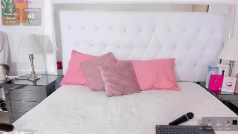 Snapshot of isla_scott chatting on 03.11.26 Vanessa online show from 03.11.26