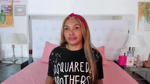 Snapshot of isla_scott chatting on 03.12.26 Vanessa online show from 03.12.26