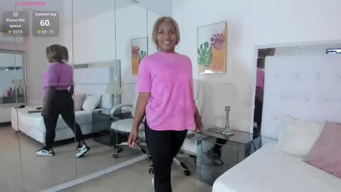 Snapshot of isla_scott chatting on 03.18.26 Vanessa online show from 03.18.26